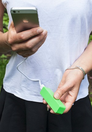 Eksterni USB punjač za mobilni telefon - zeleni