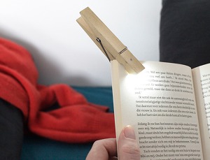 Lampica za Čitanje Drvena Štipaljka