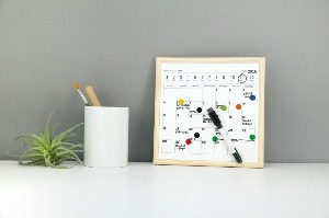 Kalendar-bela tabla- mini